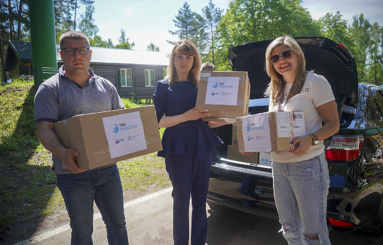 Сотрудники Коломенского завода передали гуманитарную помощь жителям Донбасса