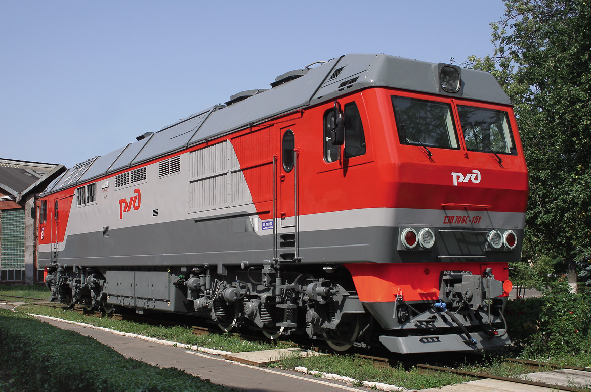 Пассажирский тепловоз ТЭП70БС с энергоснабжением вагонов поезда